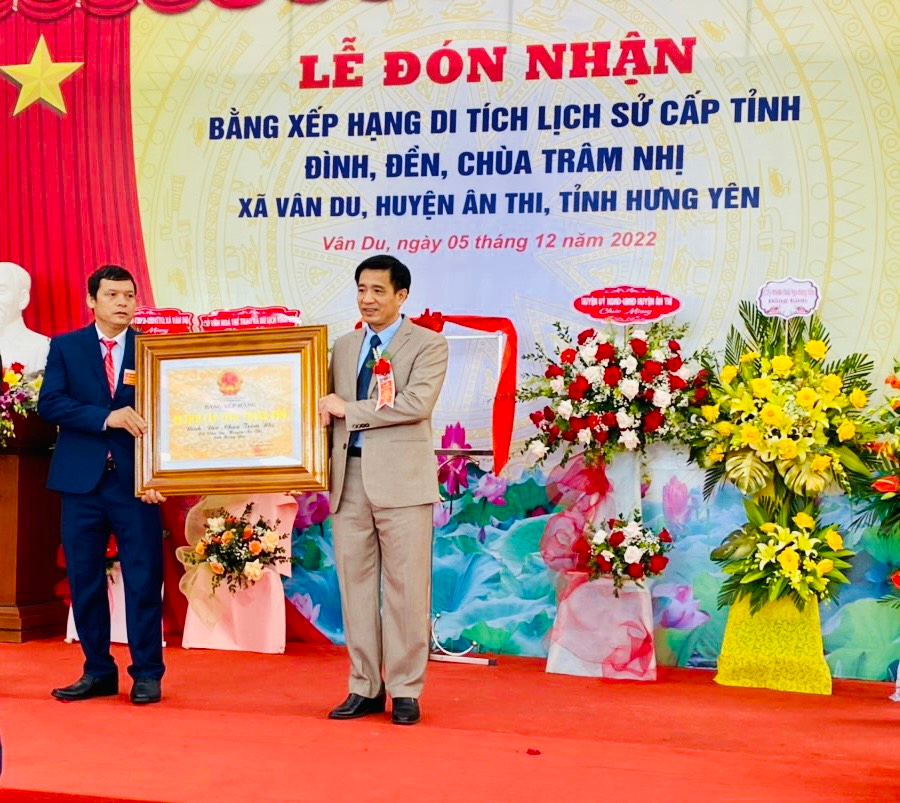   Lễ đón nhận Bằng xếp hạng di tích cấp tỉnh đình, đền, chùa Trâm Nhị