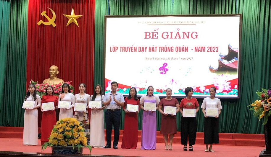   Bế giảng lớp truyền dạy hát trống quân năm 2023