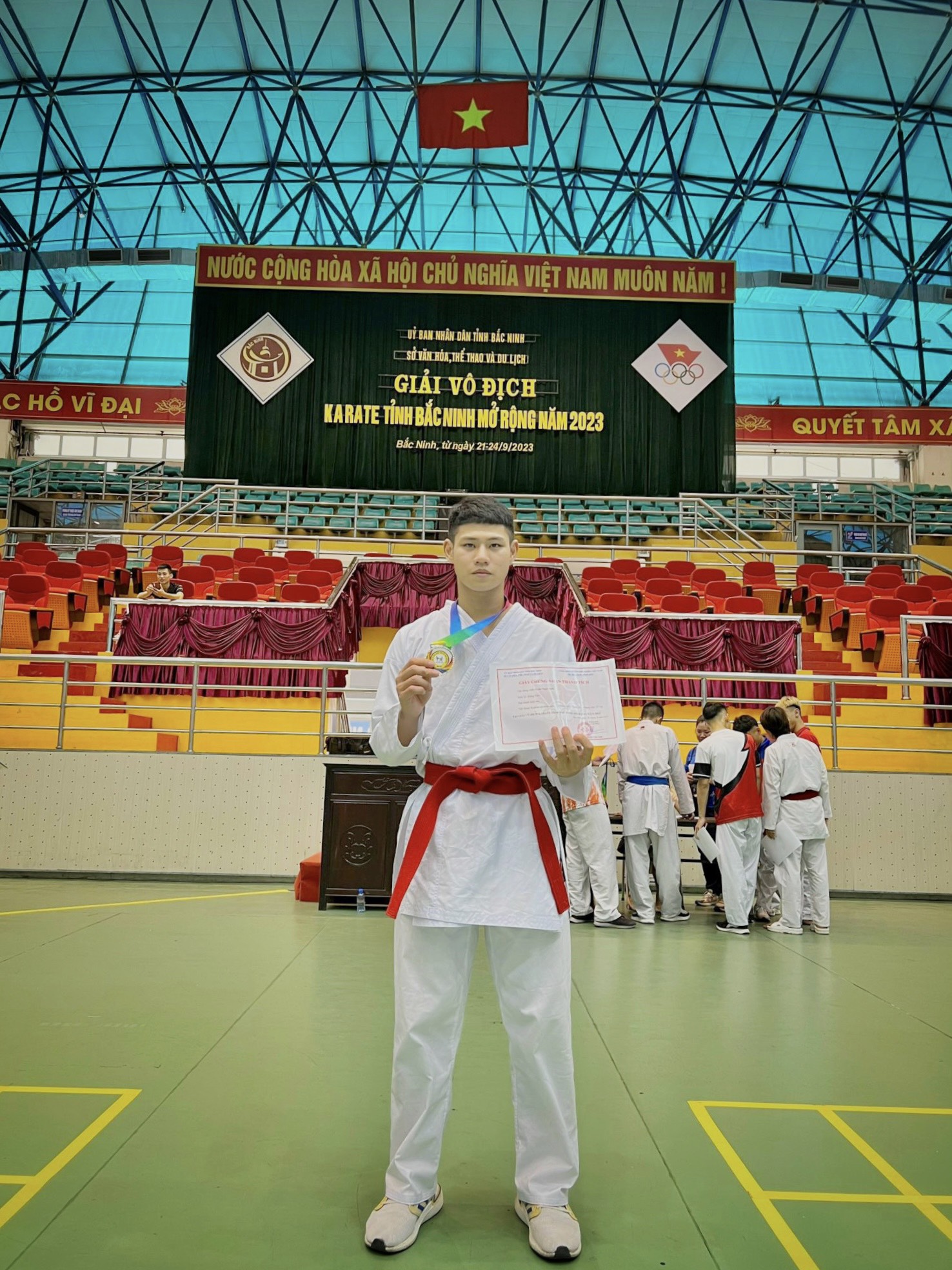   VĐV Trần Ngọc Anh giành huy chương bạc tại giải Karate Bắc Ninh mở rộng năm 2023