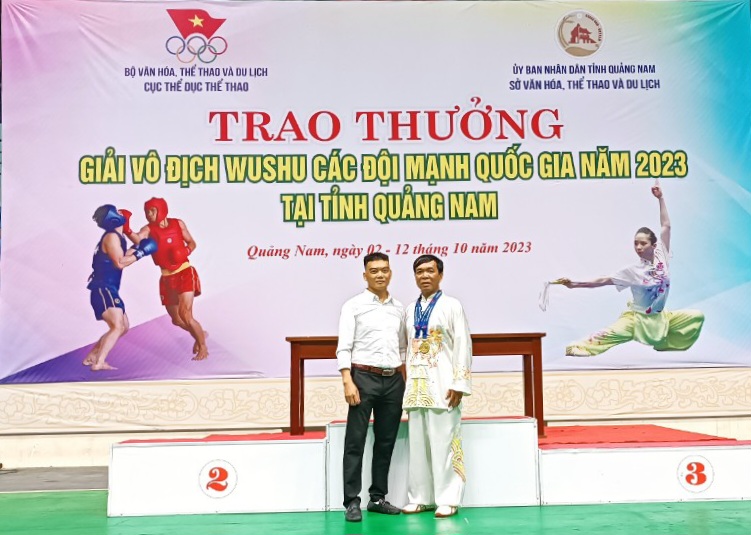   Vận động viên Mai Hữu Ninh của Hưng Yên giành Huy chương Vàng tại Giải vô địch Wushu các đội mạnh toàn quốc năm 2023